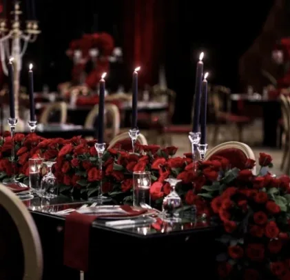 luxury-red-rose-gala-dinner-table-styling.webp